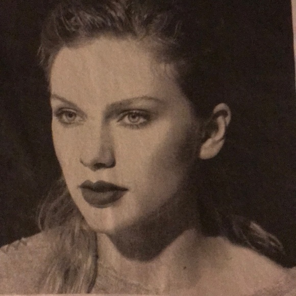 Taylor Swift Reputation Stadium Tour Shirt - Picture 4 of 4